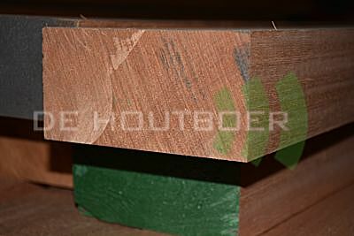 Meranti geschaafd 72x120mm 550cm