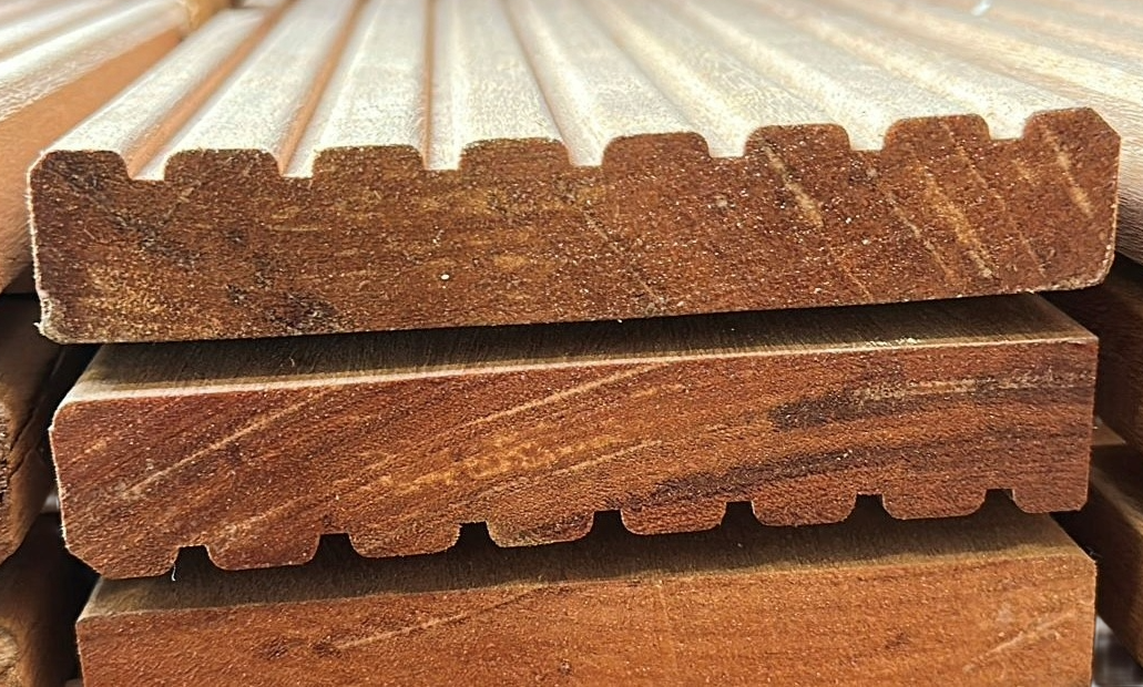Vlonderplank 25x140mm 430cm hardhout OP=OP